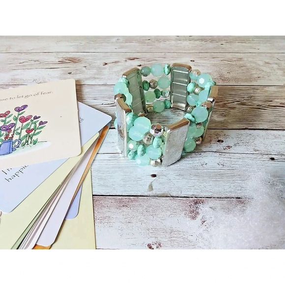 NIB Silver Tone Seafoam Blue Wide Stretch Bracelet - Picture 7 of 8